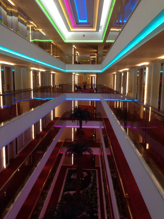 Flur Azura Deluxe Resort & Spa Hotel