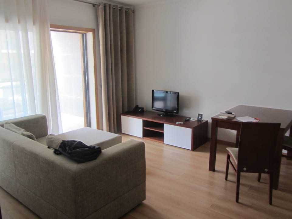 Zimmer Real Marina Residence