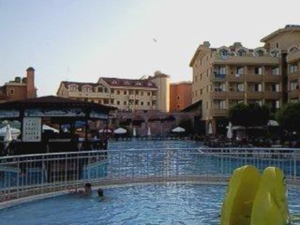 Pool und Hotel Grand Seker Hotel