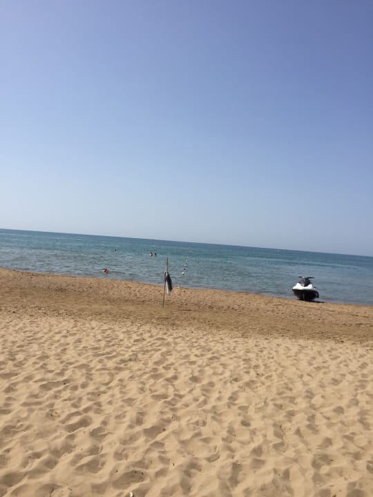 Strand Well Palace Side