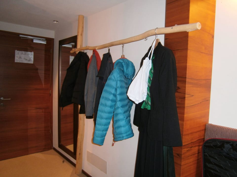 .. die Garderobe - coole Idee ... Das Mühlwald - Quality Time Family Resort