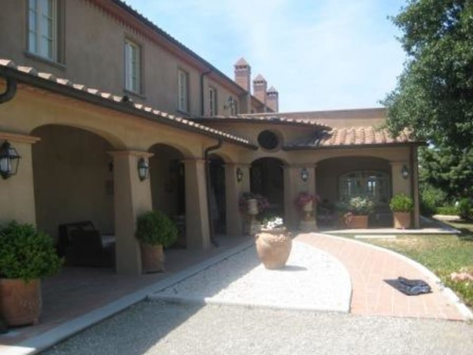 Haupthaus mit Rezeption und Restaurant Hotel Relais I Piastroni