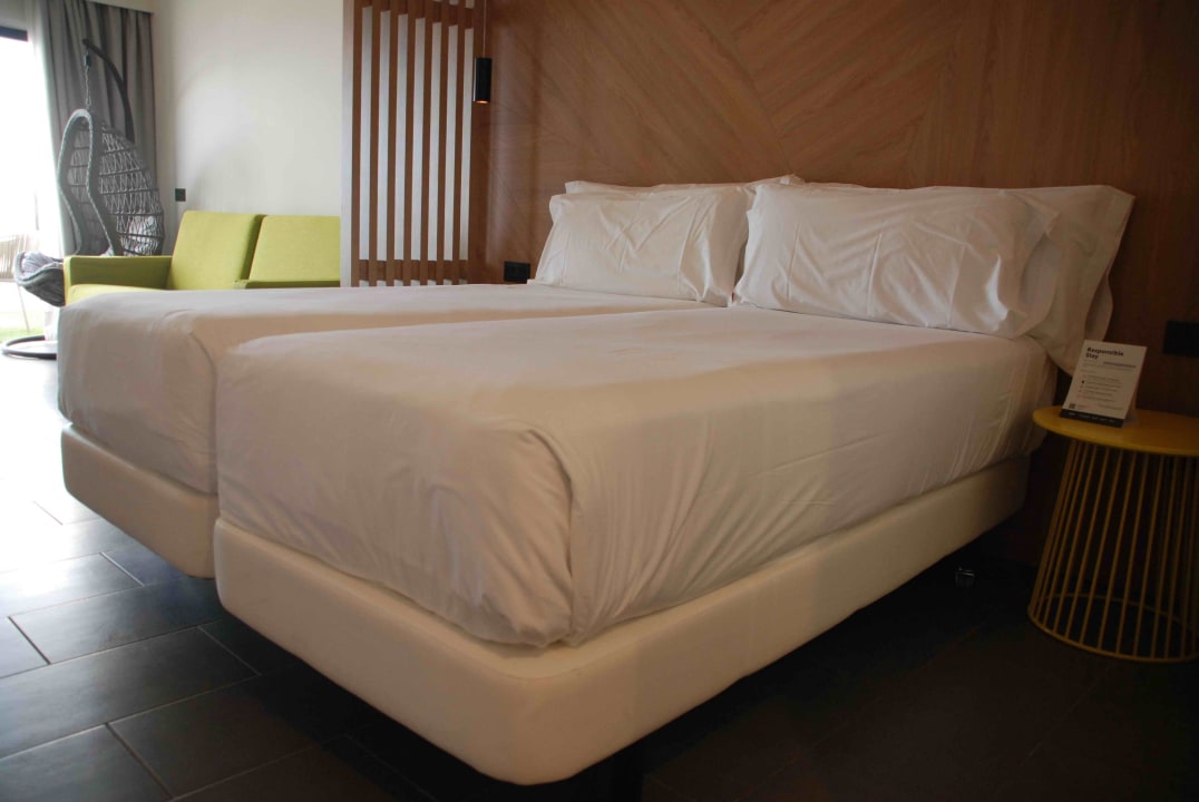 Zimmer Occidental Roca Negra