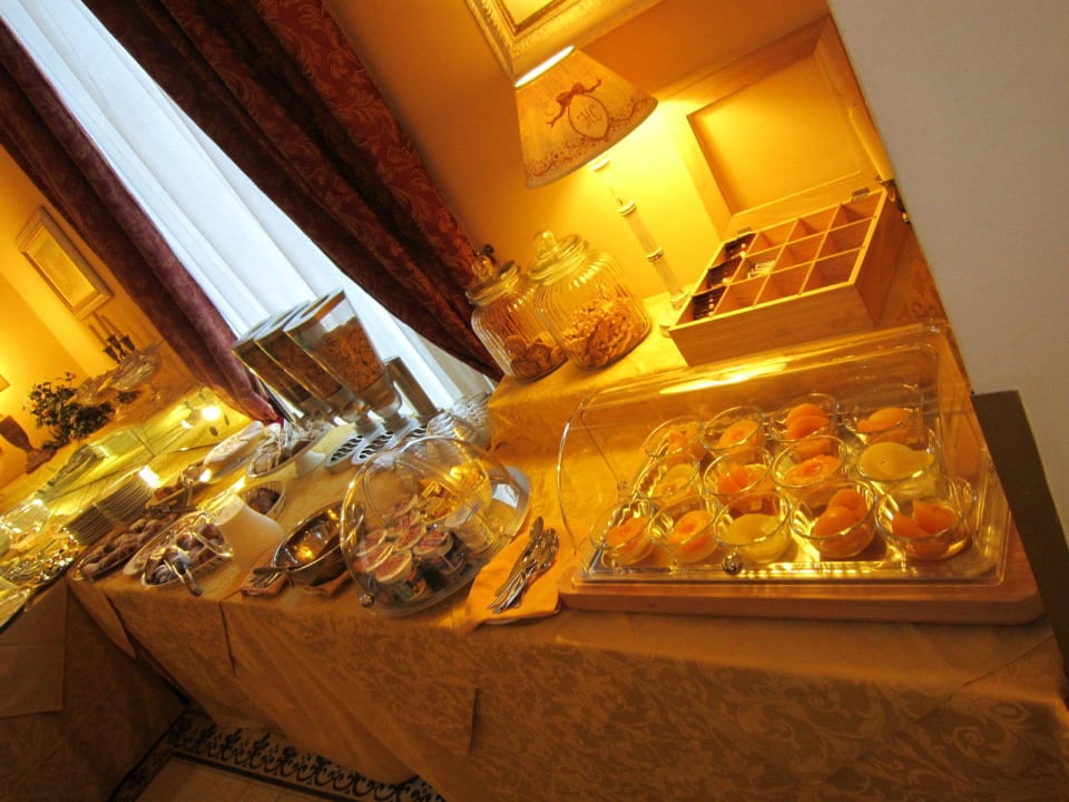 Obst, Tee Kaffeestückchen Hotel Del Centro