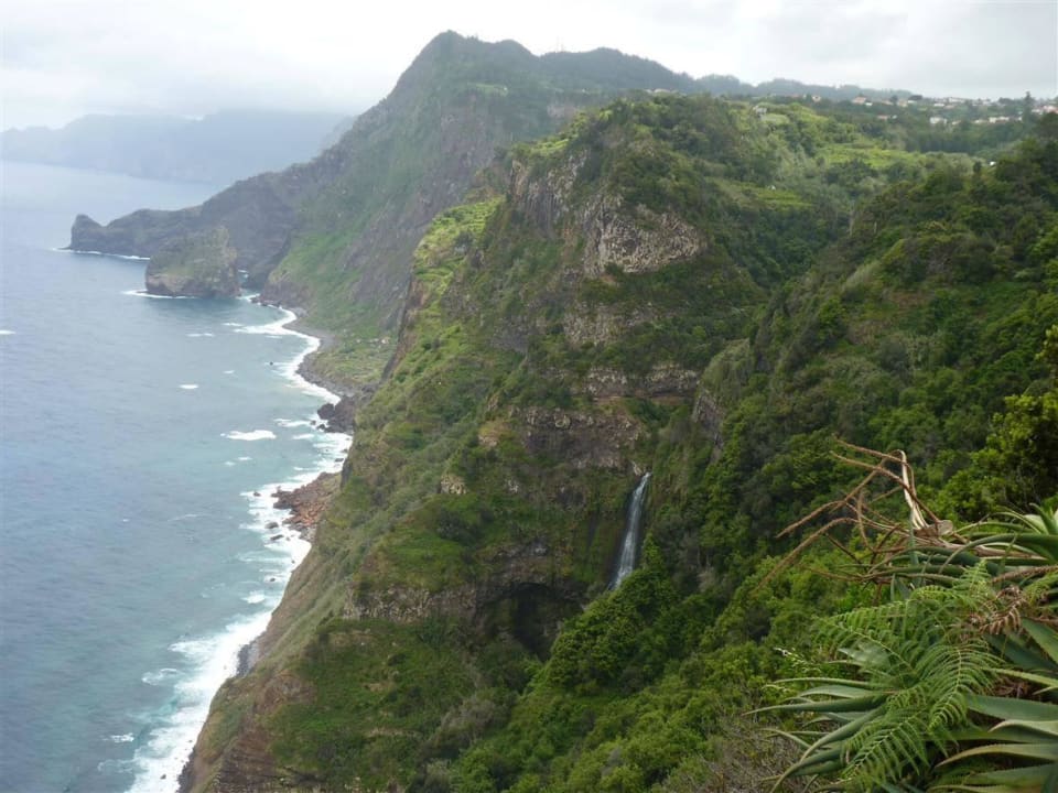 Blick von der Steilküste Hotel Quinta do Furao