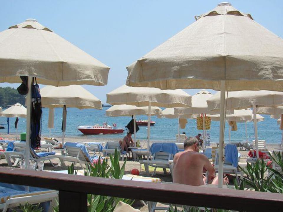 Blick aufn Strand Saphir Resort & Spa