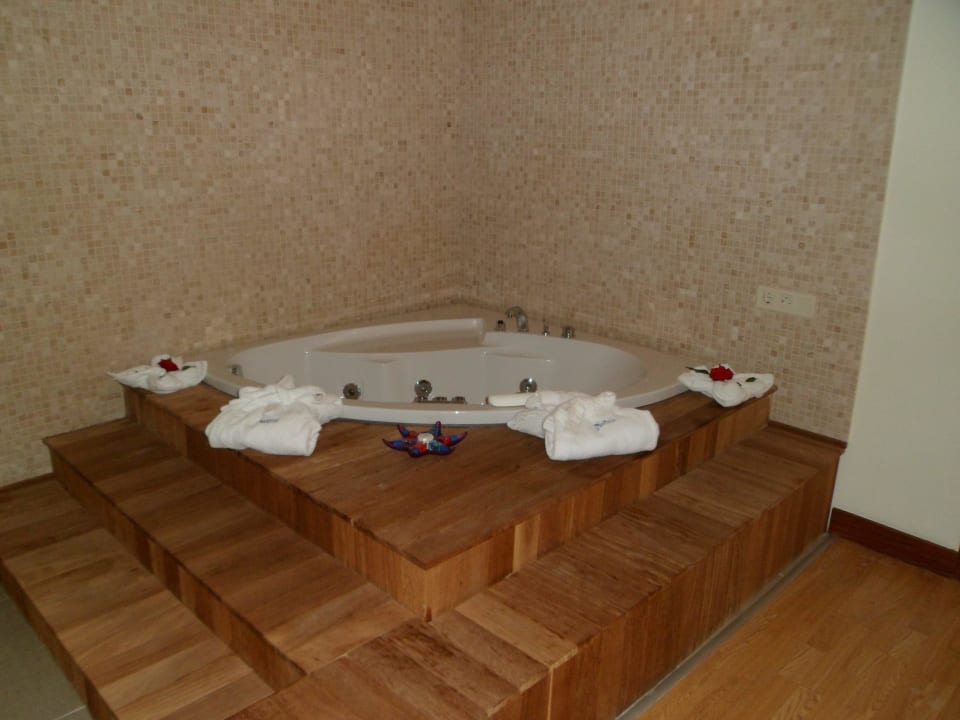 Whirlpool Seaden Sea World Resort & Spa