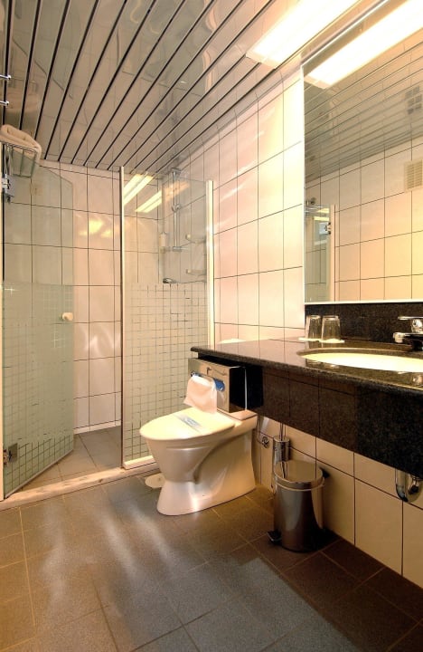 BATHROOM Creta Solaris Hotel Apartments
