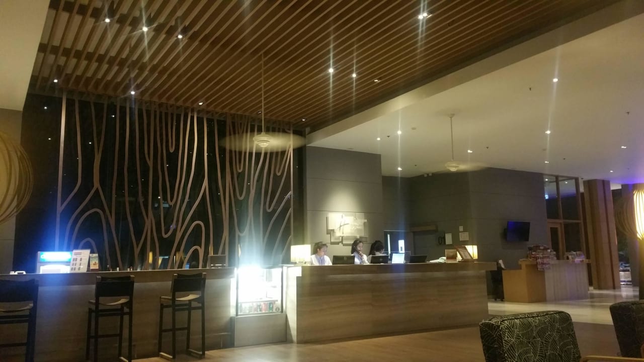 Reception Holiday Inn Express Phuket Patong Beach Central