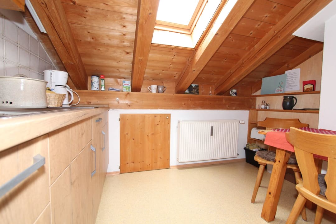 Küche mit Esstisch Ferienwohnung Bergnest