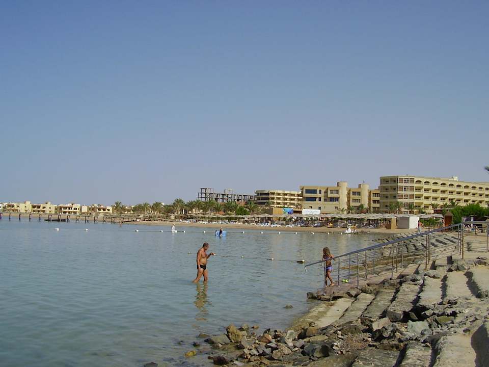 Вход в море Le Jardin Aqua Park Resort