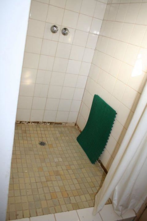 Dreckige Dusche Restcamp Lower Sabie