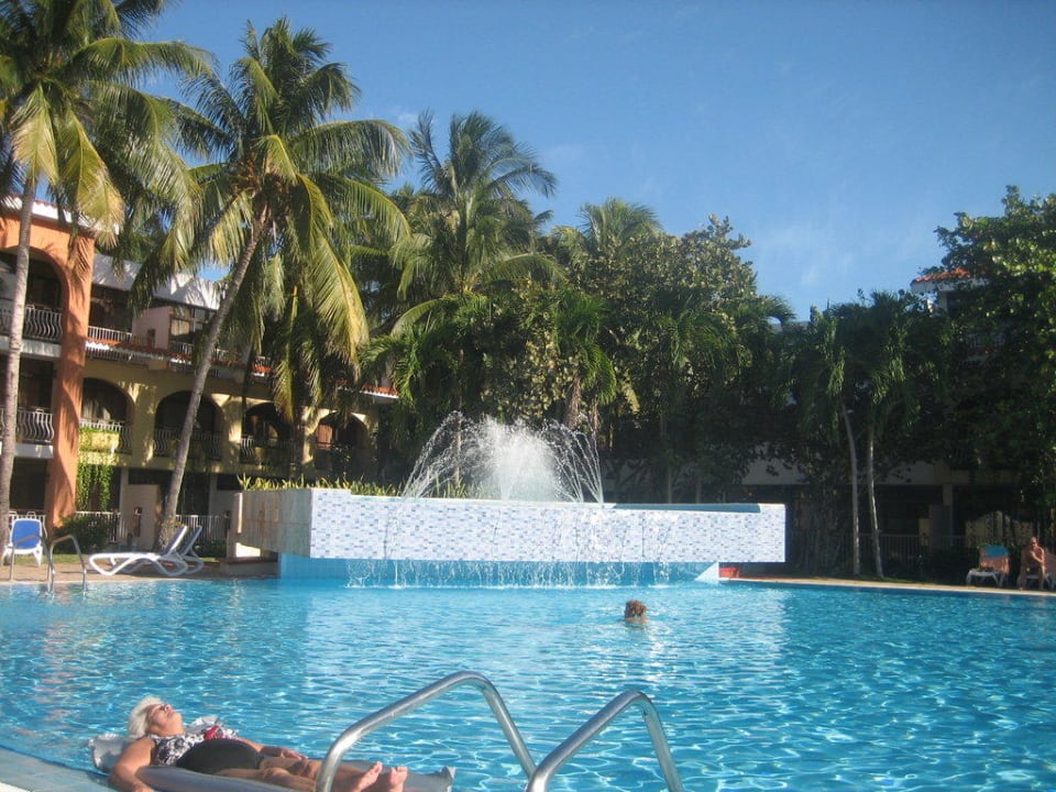 Erster Pool Hotel Roc Barlovento