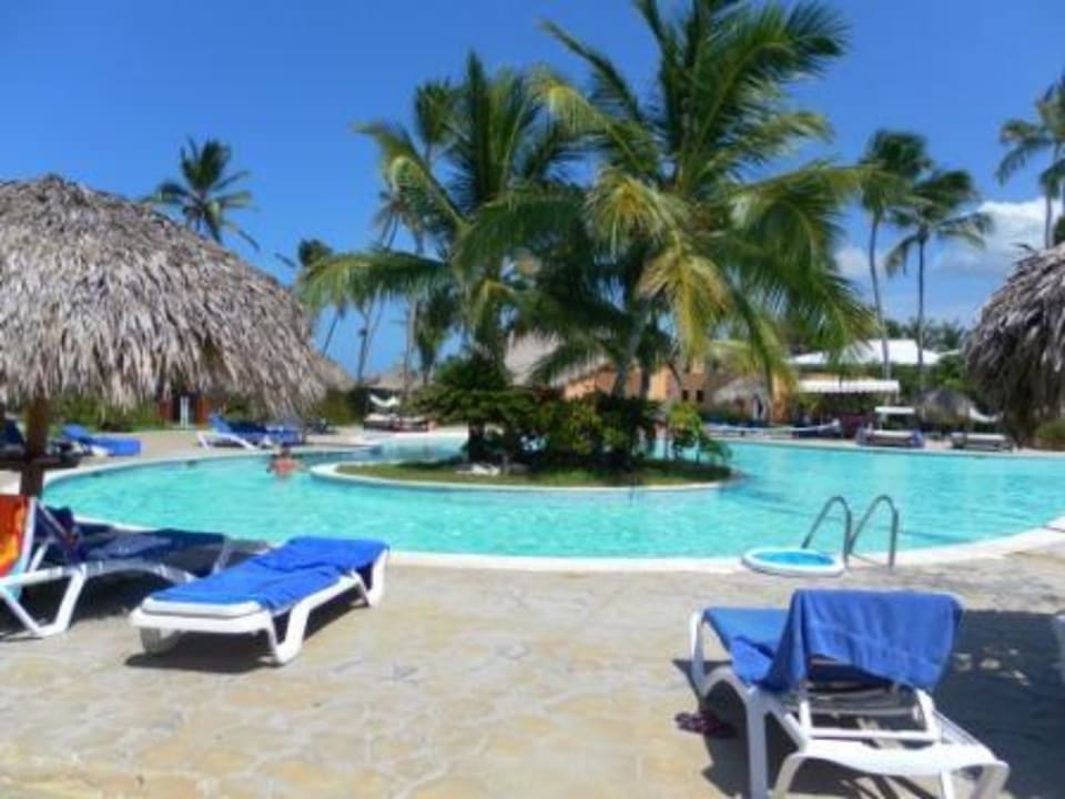 Kleine Insel im Pool Punta Cana Princess All Suites Resort & Spa