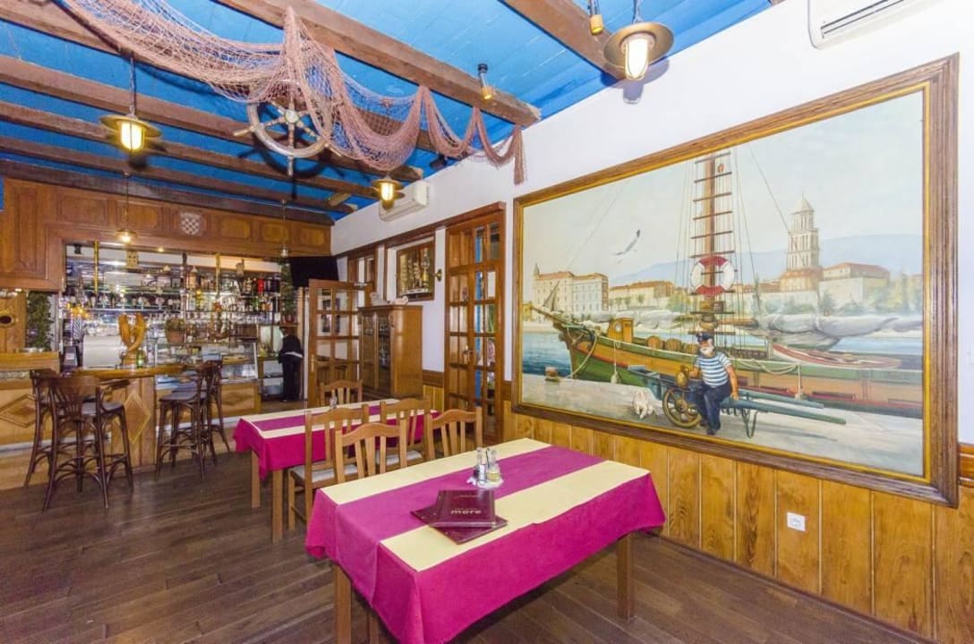 Restaurant interior Palma Rooms B&B