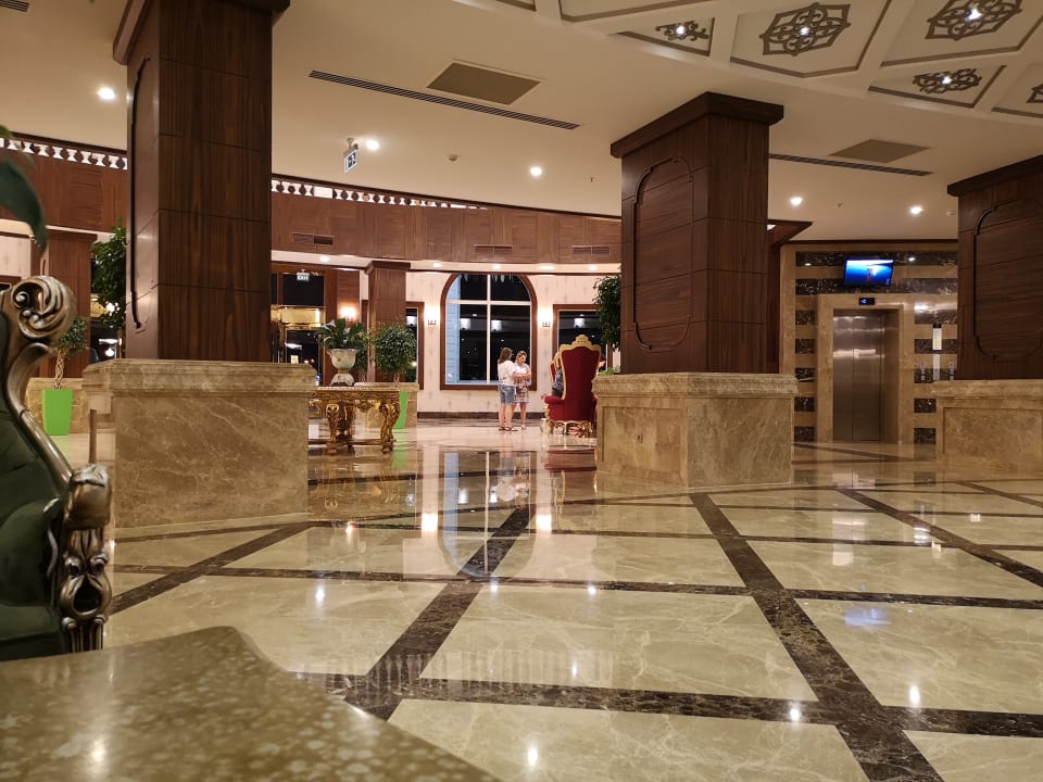 Lobby Oz Hotels Sui Resort