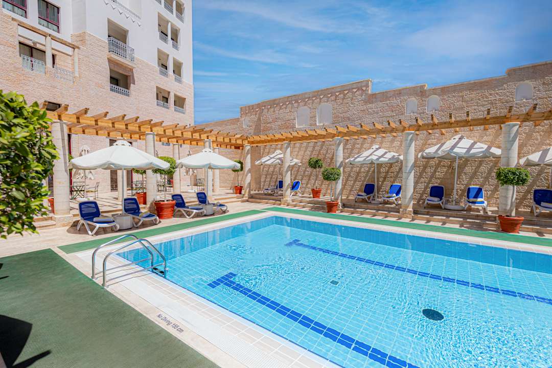 Pool Mövenpick Resort Petra