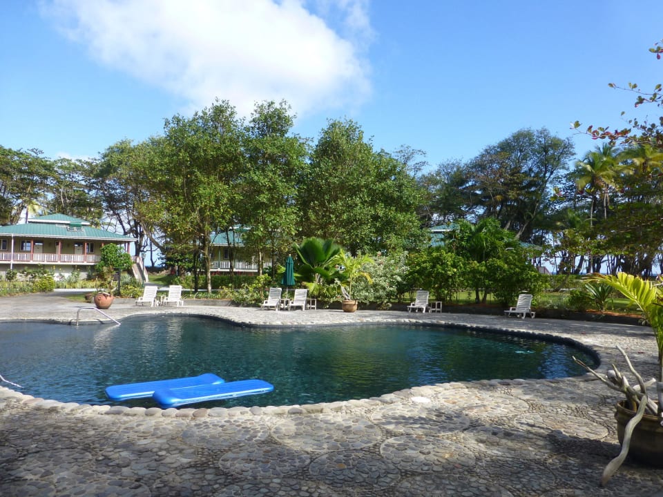 Nicht viel los (bei den Preisen) Rosalie Bay Resort