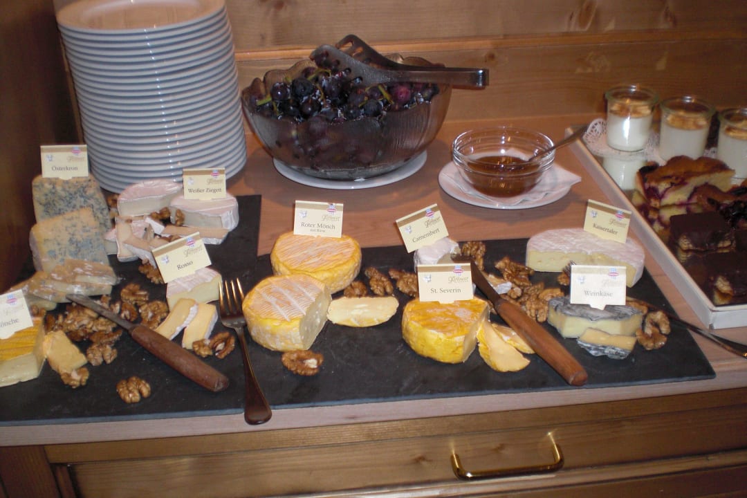 Käsebuffet Hotel Central