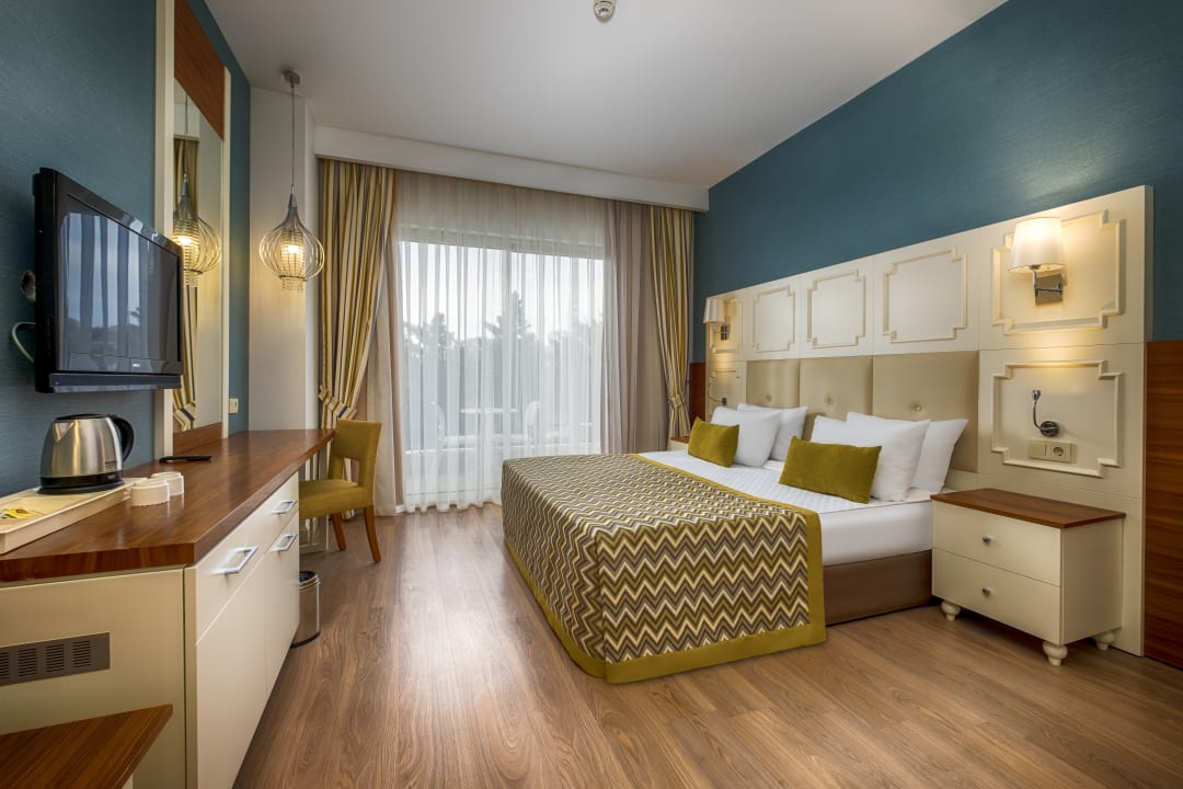 Zimmer Well Palace Side