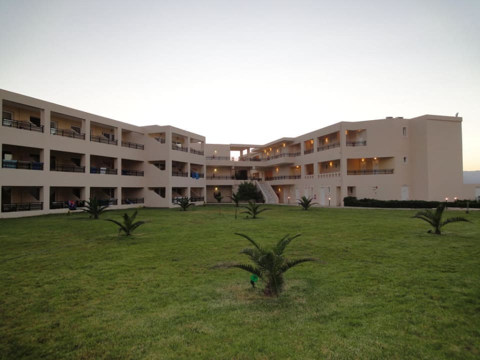 Vom Pool aus gesehen Vantaris Palace