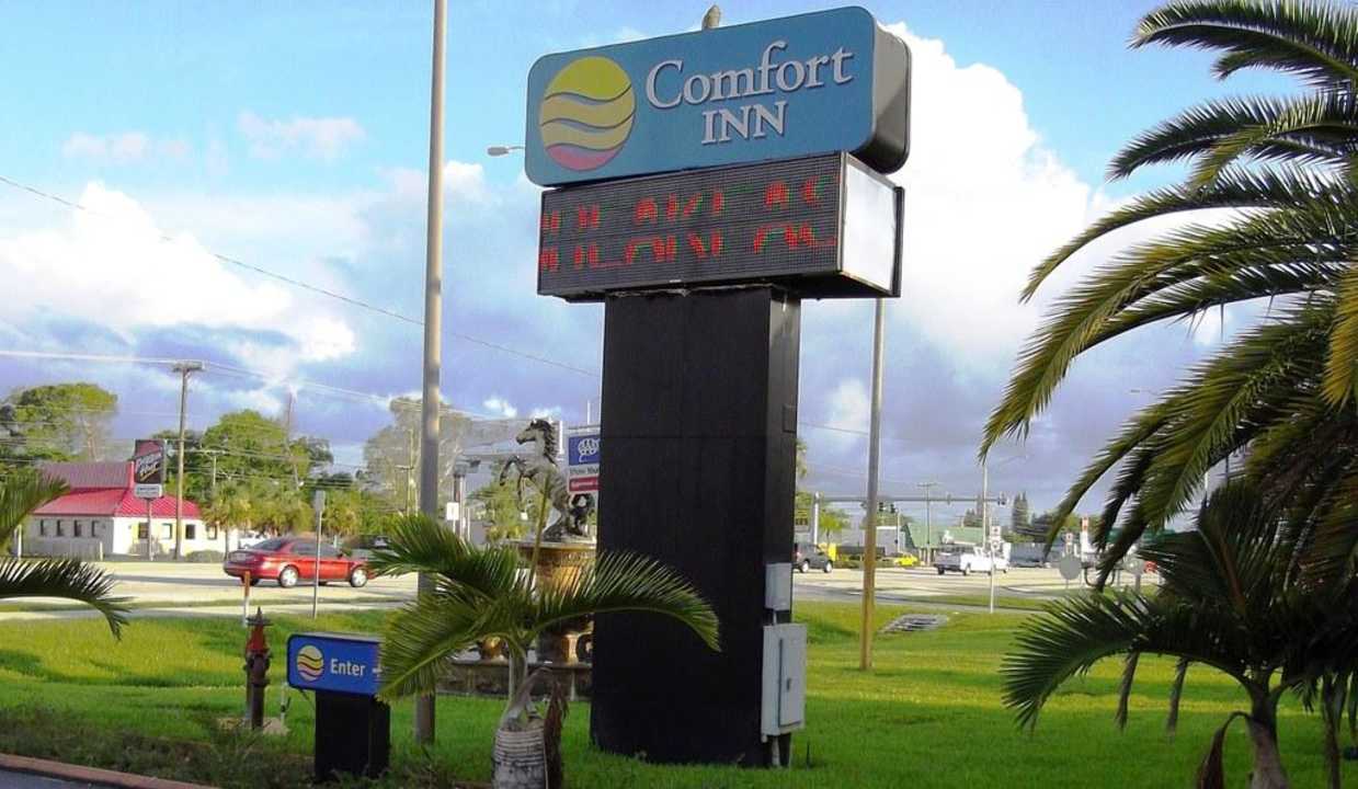Reklameschild Americas Best Value Inn Fort Myers