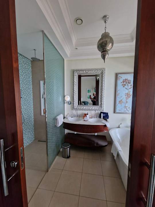 Zimmer Ajman Saray, a Luxury Collection Resort