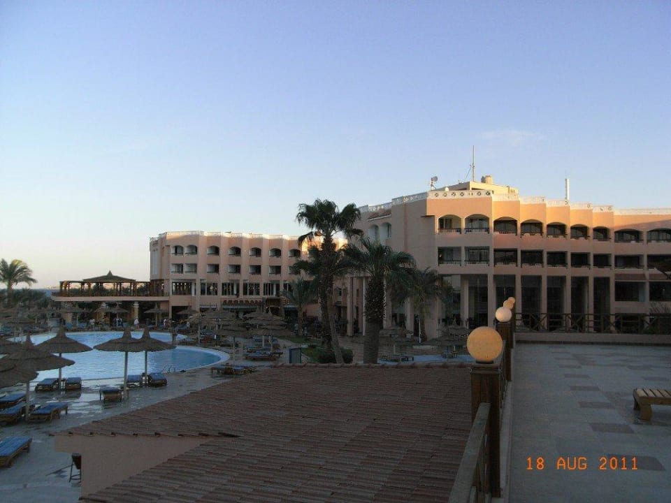 Poollandschaft am Haupthaus Beach Albatros Resort