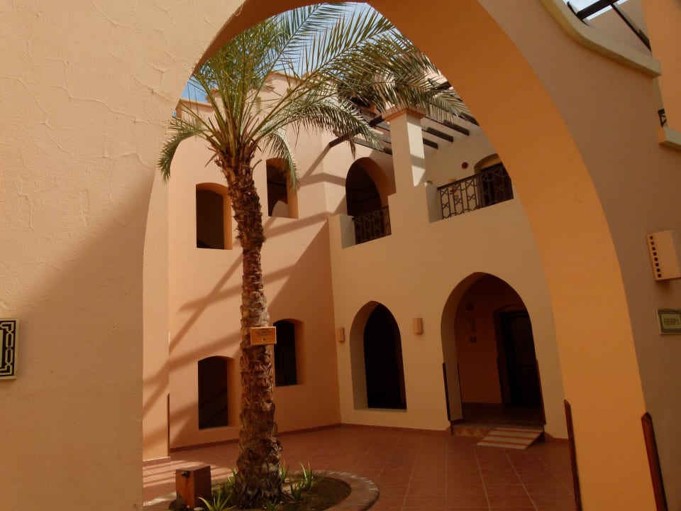 Eingang zu den Zimmern Jaz Makadi Saraya Resort