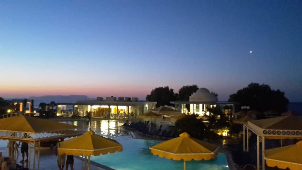 Widok z restauracji głownej Hotel Serita Beach