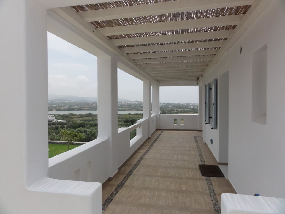 Terrasse rund ums Haus Hotel Naxian Collection