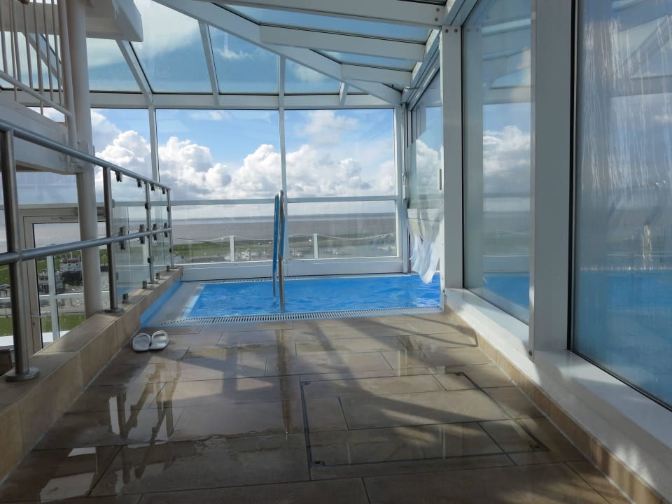 Aussenpool 7. OG Hotel Fährhaus