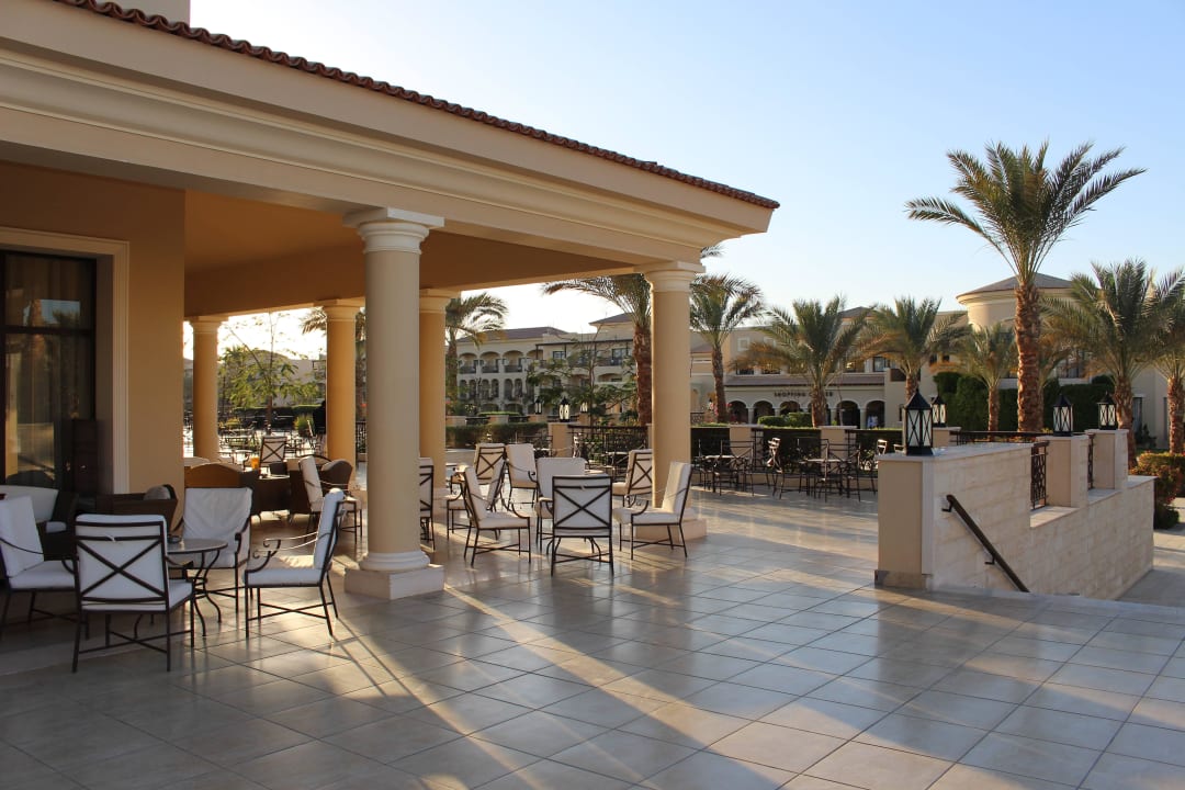 Ein Barbereich JAZ Aquamarine Resort