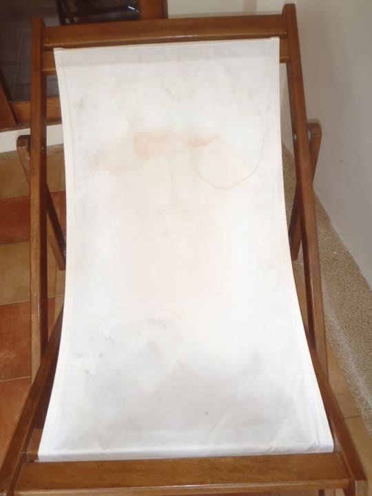 Liegen auf der Terrasse The Andamania Beach Resort & Spa