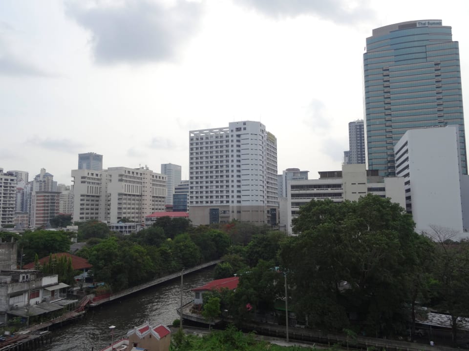 Ausblick vom Pooldeck Grand Mercure Bangkok Atrium