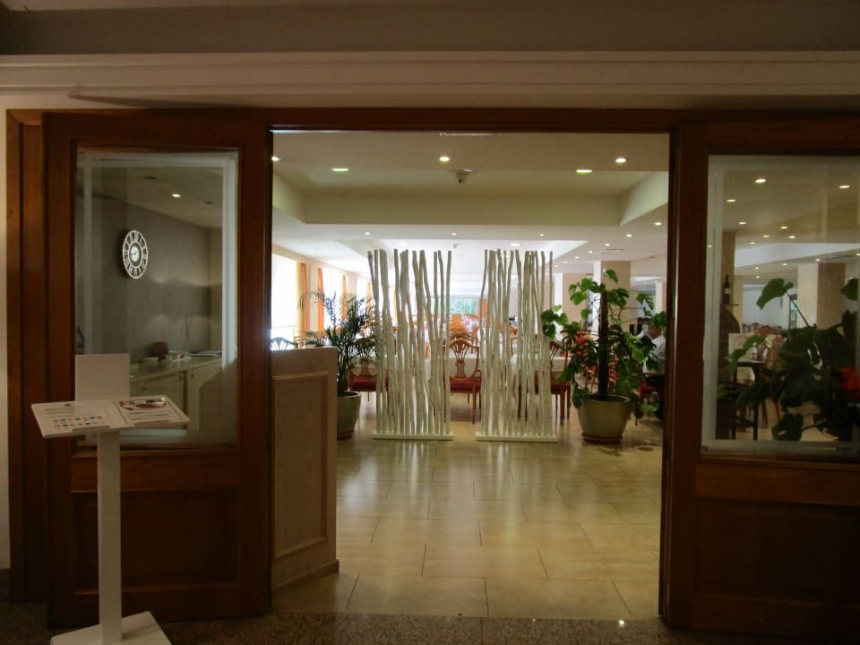 Zum Restaurant Grupotel Orient