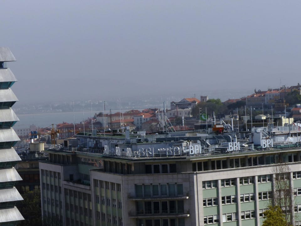 Blick zum Tejo aus Etage 6 Hotel Miraparque