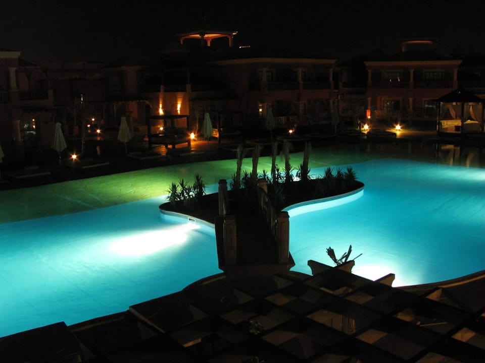 Pool bei Nacht Pickalbatros Alf Leila Wa Leila Resort - Neverland Hurghada