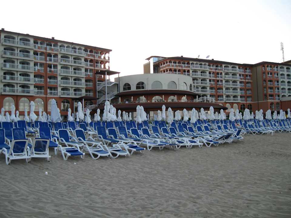 Hotel, leżaki i plaża Sol Luna Bay