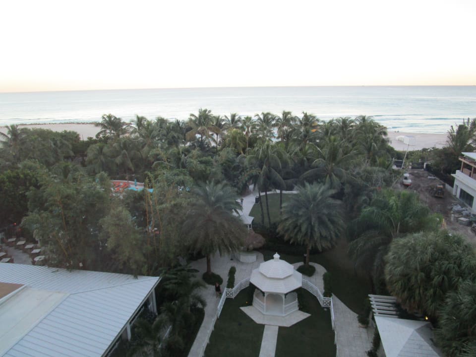 Blick aus Zimmer im siebten Stock Richtung Strand The Palms Hotel & Spa