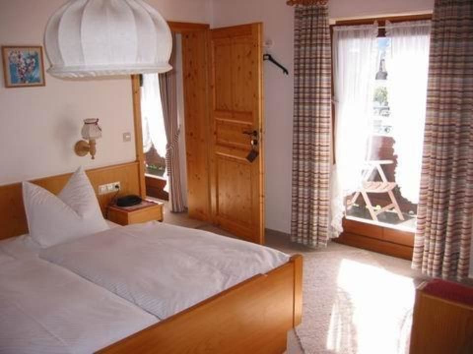 Doppelzimmer zur Straßenseite Gästehaus Höflinger