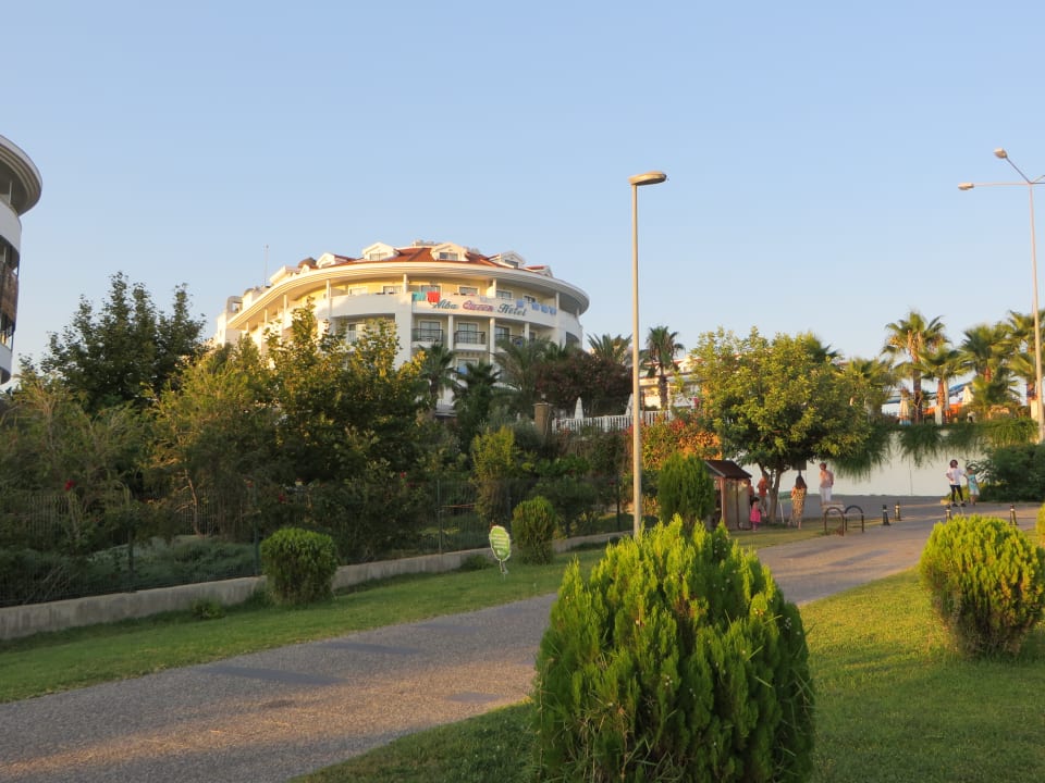 Außenansicht Alba Queen Hotel