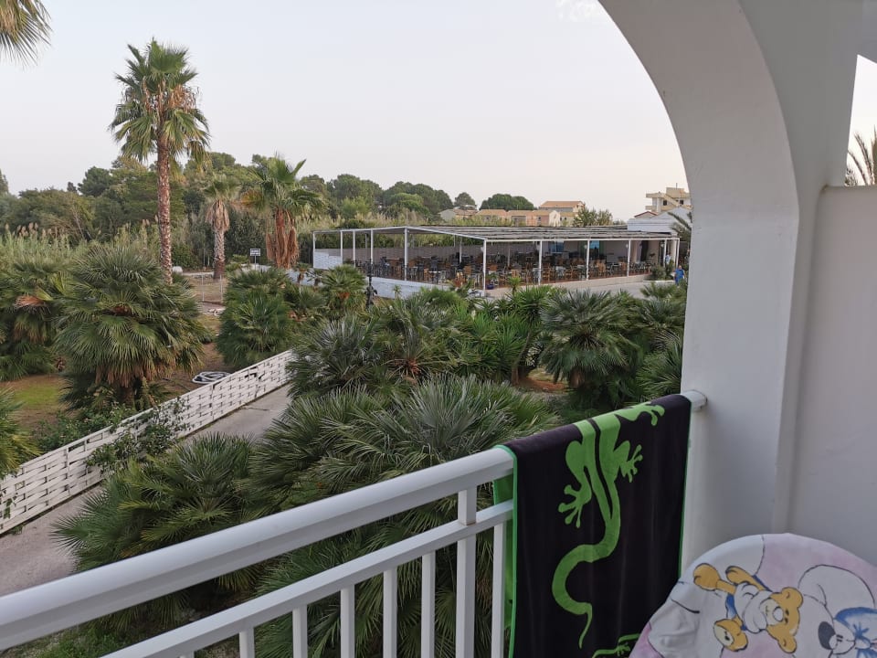 Zimmer Sandy Beach Resort