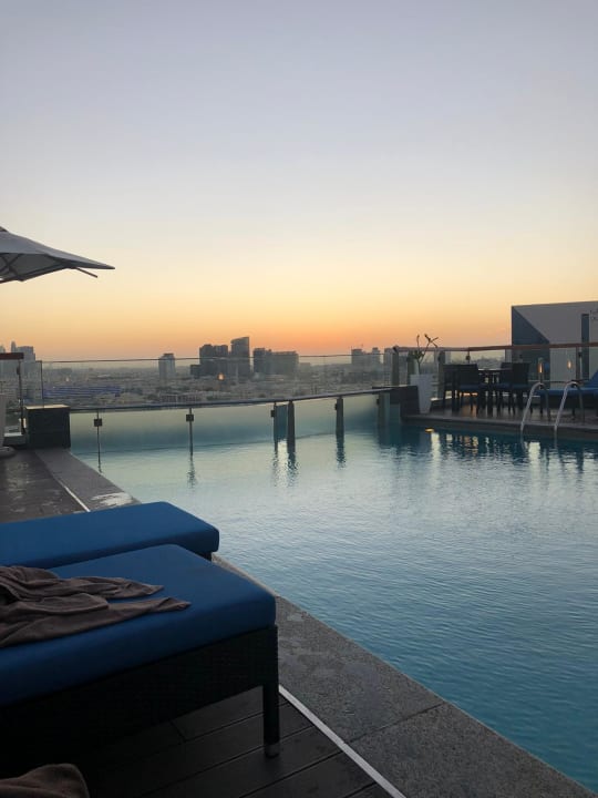 Pool Golden Sands Hotel Creek