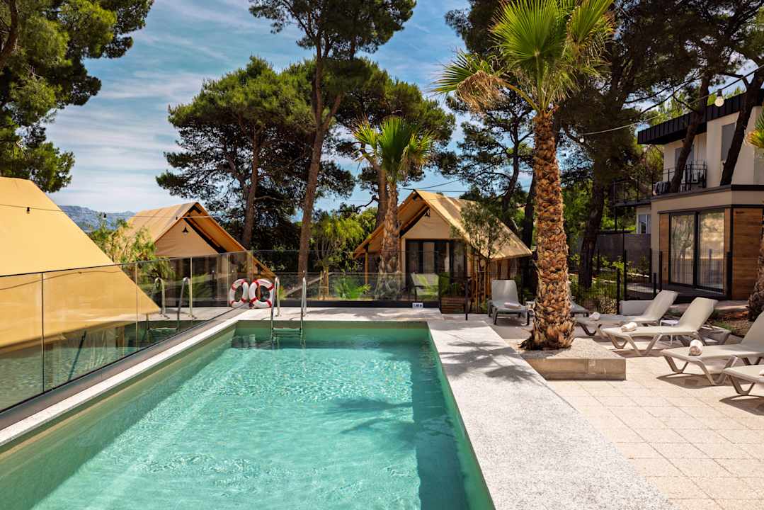 Pool Waterman Beach Village camp & Glamping