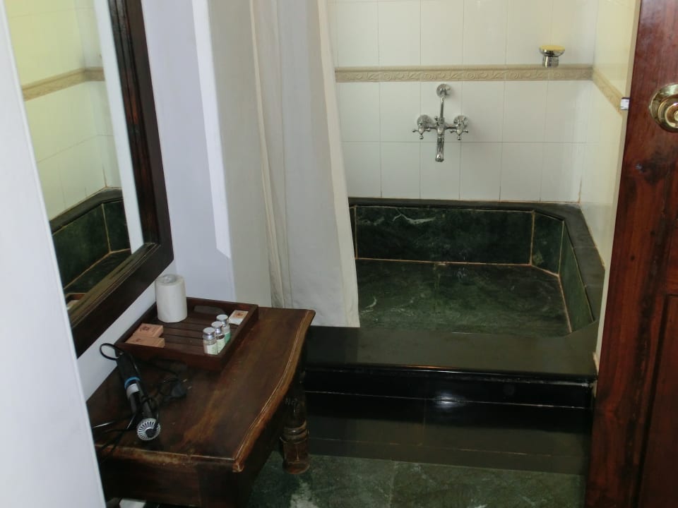 Zimmer Manvar Desert Resort & Camp