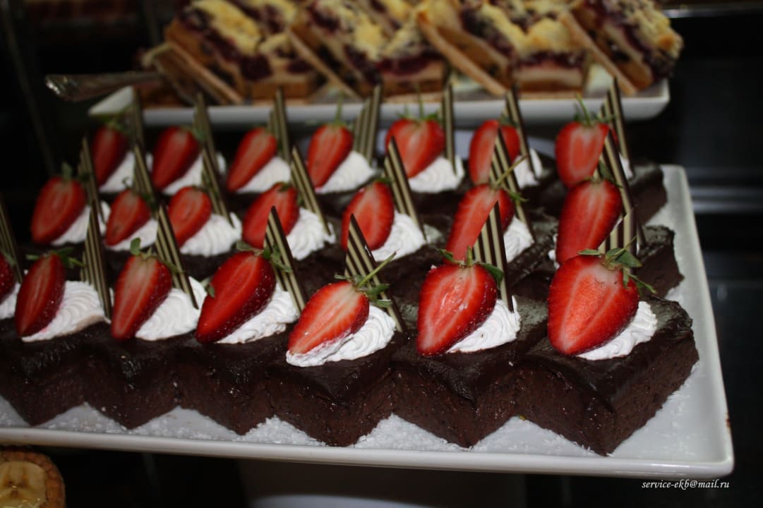 Ресторан Густо Hotel Delphin Imperial