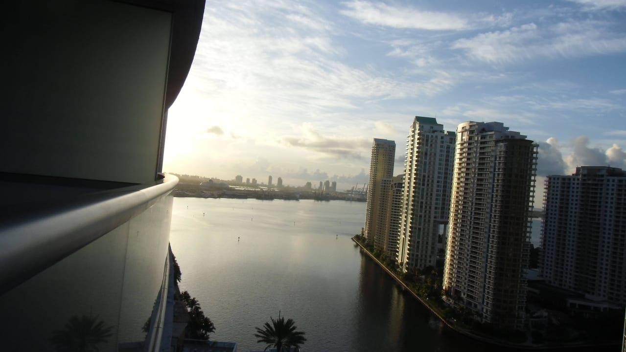 Aussicht vom Balkon Epic Hotel - a Kimpton Hotel