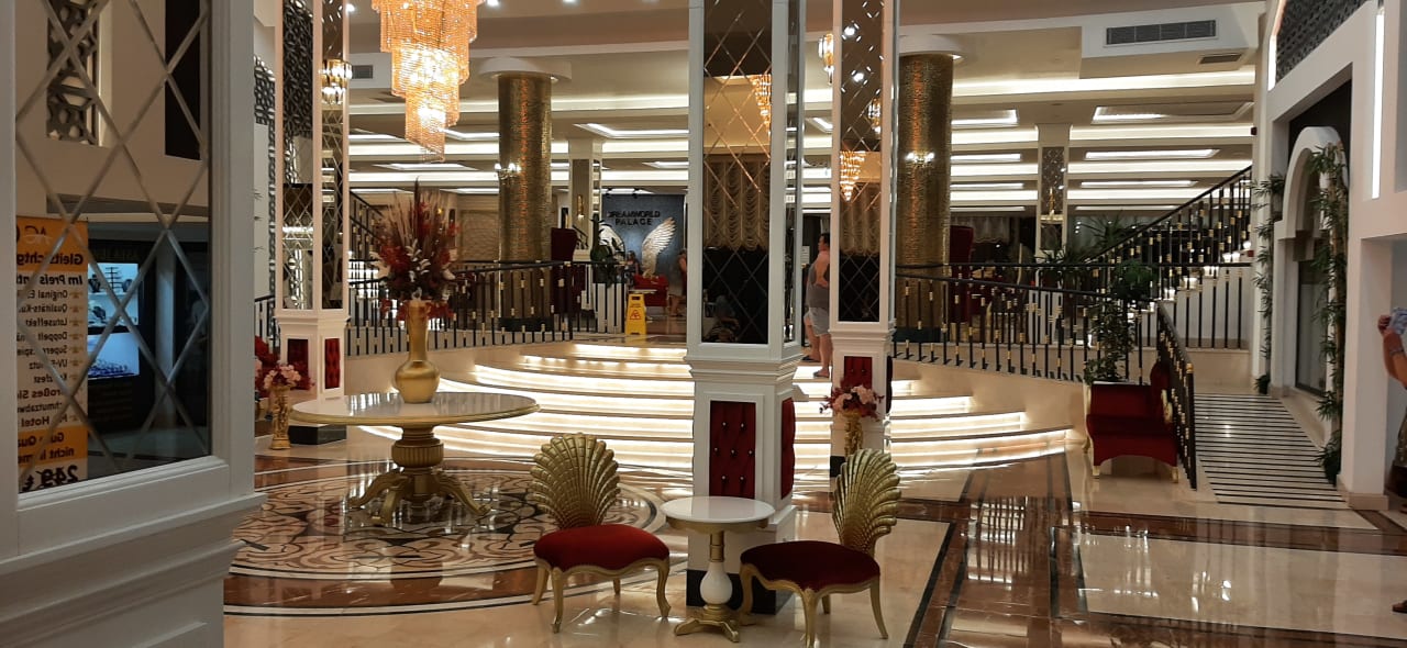 Gastro Dream World Palace Hotel