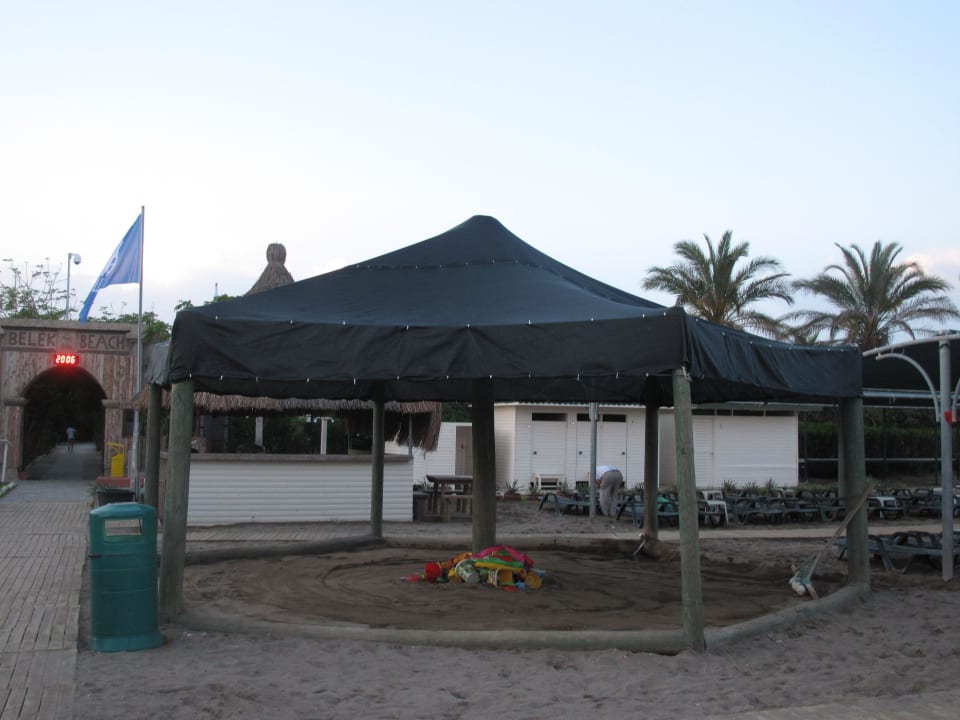 Der große Kindersandkasten aufgeräumt Belek Beach Resort Hotel